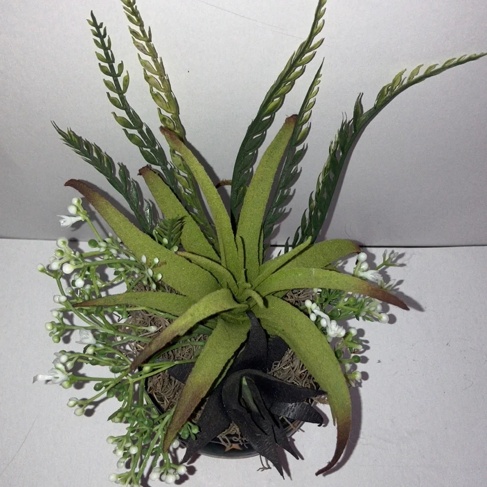 American Flag Theme‎ Planter with Faux Greenery